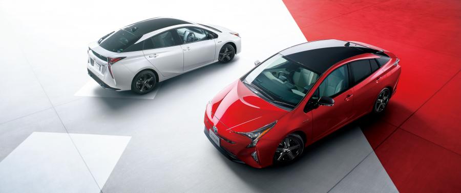  Toyota Prius Touring Select 20th Anniversary Limited 2017 года  (JP) (фото 2 из 4)